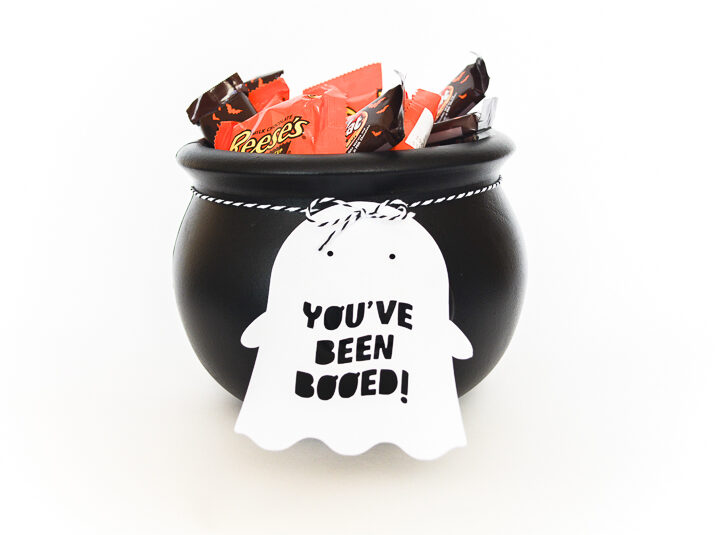Throw together a last minute youve been booed neighbor gift to spread a little Halloween spirit to your family and friends!