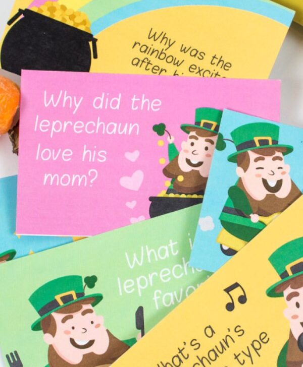 printable St. Patrick's day notes for kids with carrots, banana an dapple in the background