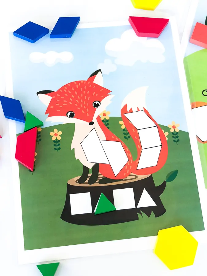 Free Printable Fox Tangram Mat | This cute fox pattern block mat is great for preschool or kindergarten kids who love hands on learning ideas. #math #kindergarten #preschoolactivities #earlychildhood