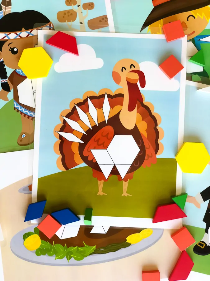 Thanksgiving STEM Activity | These pattern block mats are a great STEAM activity for preschool and kindergarten. #earlychildhood #thanksgiving #kidsactivities 