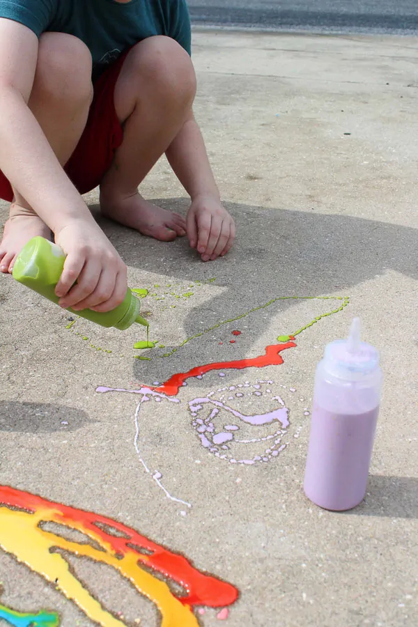 Sidewalk Chalk Recipe For Kids #messyplay #kidsandparenting #kids #kidsactivities