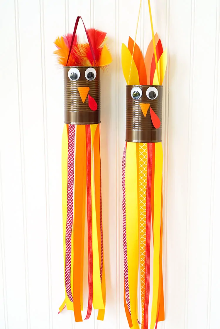 Thanksgiving Activities For Kids | These crafts are fun and easy ideas kids will love. It's perfect for school or for at home play. #thanksgiving #craftsforkids #kidscrafts #earlychildhood #kindergarten