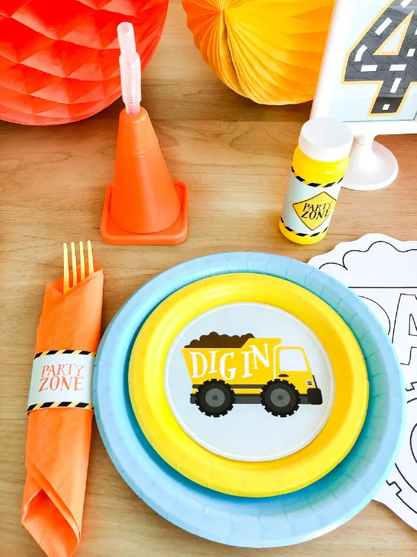 Boys Birthday Party Themes | Throw together this construction themed party in a flash with printable pack. #printable #constructionparty #boys 