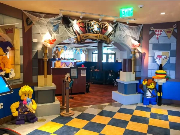Best Family Vacations For Families With Young Kids | Take your kids to Legoland for the best family vacation ever! #kids #kidsandparenting #travel #toddlers