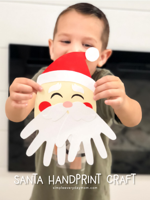 Santa Handprint Craft | Kids will love making these fun keepsake crafts for Christmas this year. They're great for Mom, Dad or even grandparents! #christmas #christmascrafts #kidsactivities #printablesforkids