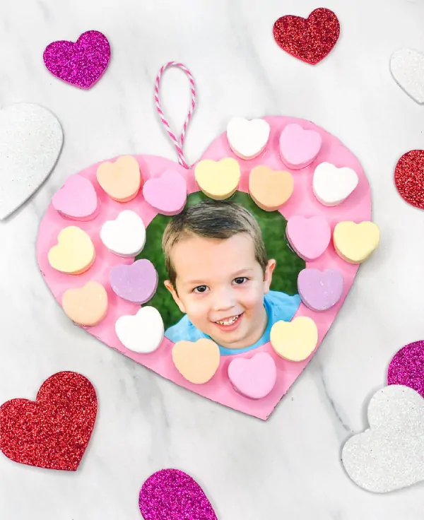 conversation heart candy valentine wreath for kids