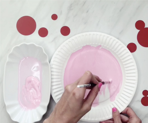 hand painting paper plate pink