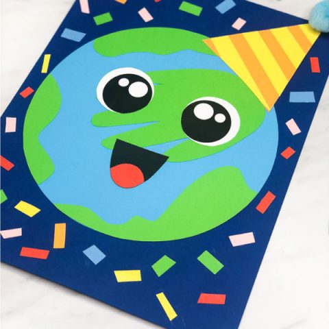 Planet Earth Craft For Kids | Make this fun handprint Earth craft to celebrate Earth Day! It's a simple idea for teaching kids! #earth #earthday #earthdaycrafts #kidscrafts #craftsforkids #preschool #prek #kindergarten #ece #earlychildhood #preschoolcrafts