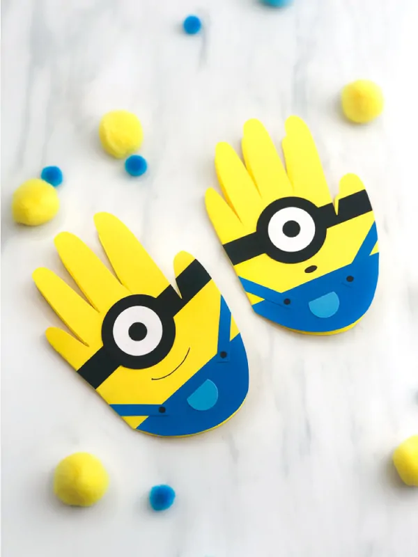 Father's Day Card Craft For Kids | Make this easy DIY minion card craft for Dad this Father's Day. It's a cute handprint idea Dad will treasure for years! #fathersday #fathersdaycrafts #fathersdaycards #handprintcrafts #handprintart #minion #minioncrafts #toddlers #preschoolers #kidsdiy #easykidscrafts #homemadecards
