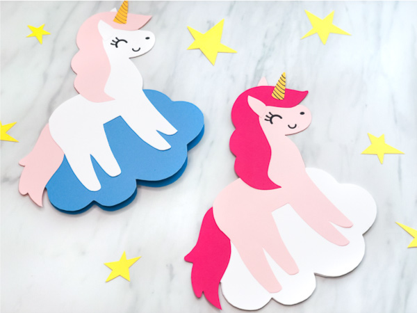 Mother's Day Unicorn Craft For Kids | Make this easy and cute DIY unicorn card to give to Mom or Grandma for Mother's Day. It's a simple paper craft and comes with a free printable template. #unicorns #unicorncrafts #mothersday #mothersdaycrafts #preschool #preschoolers #kindergarten #kids #kidsandparenting #kidscrafts #craftsforkids #mothersdaycards #simpleeverydaymom