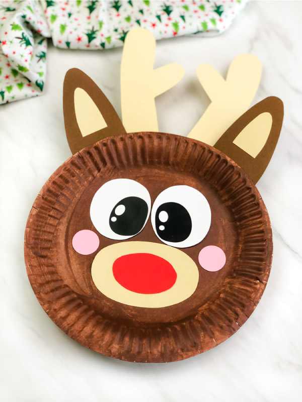 closeup of paper plate reindeer craft 