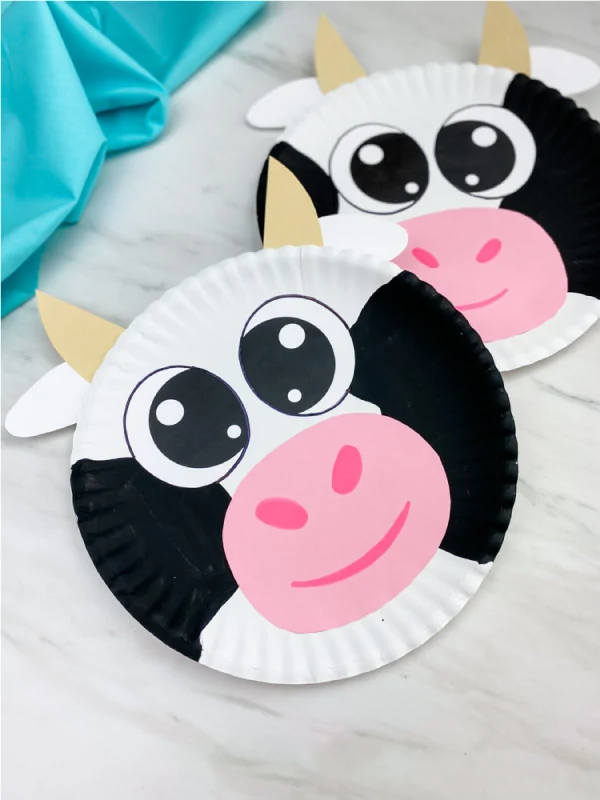Two paper plate cows 