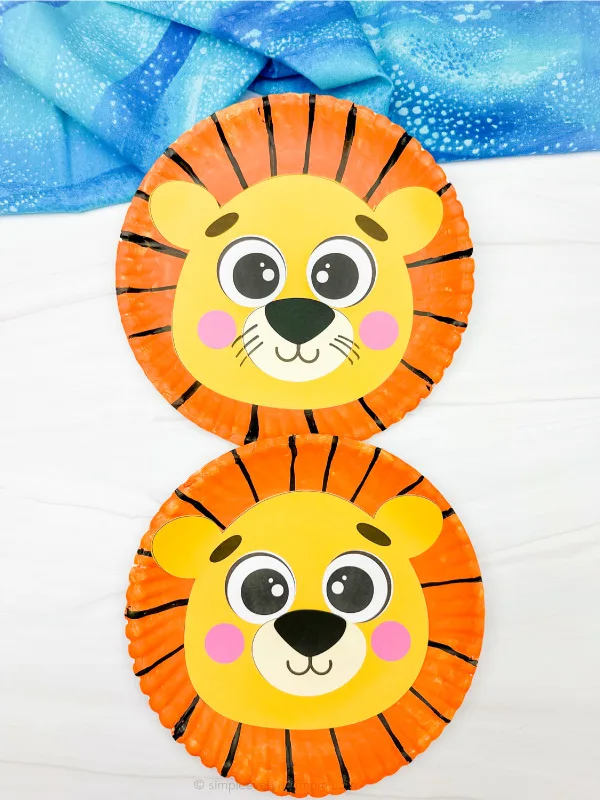 two examples of lion paper plate
