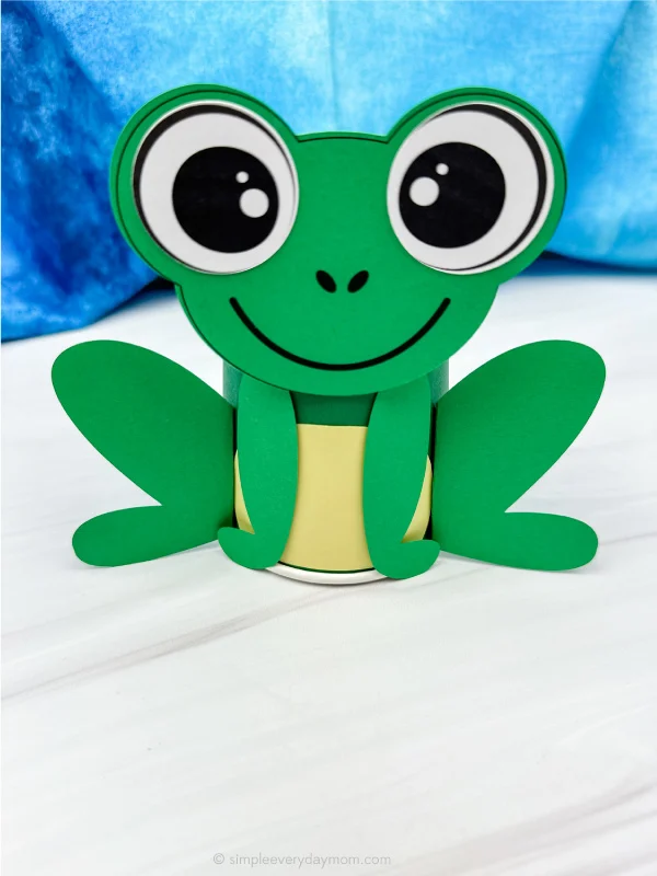 single example of finished frog paper cup craft
