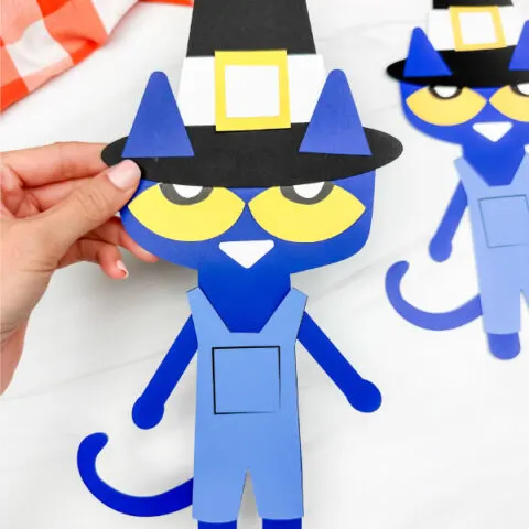 holding the pete the cat thanksgiving craft