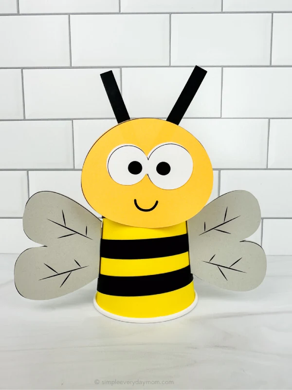 solo image of bee paper cup craft