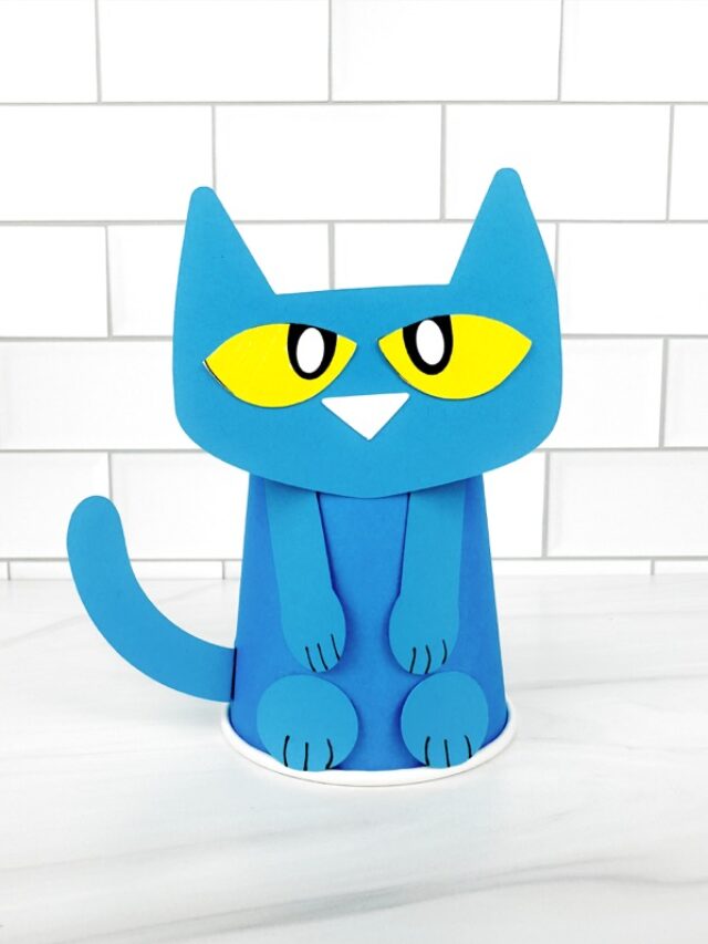 Finished example of Pete the Cat Paper Cup Craft