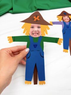 Adorable Scarecrow Photo Craft For Kids (Free Printable Template)