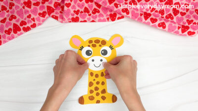 Giraffe Valentine Craft For Kids (Free Template)